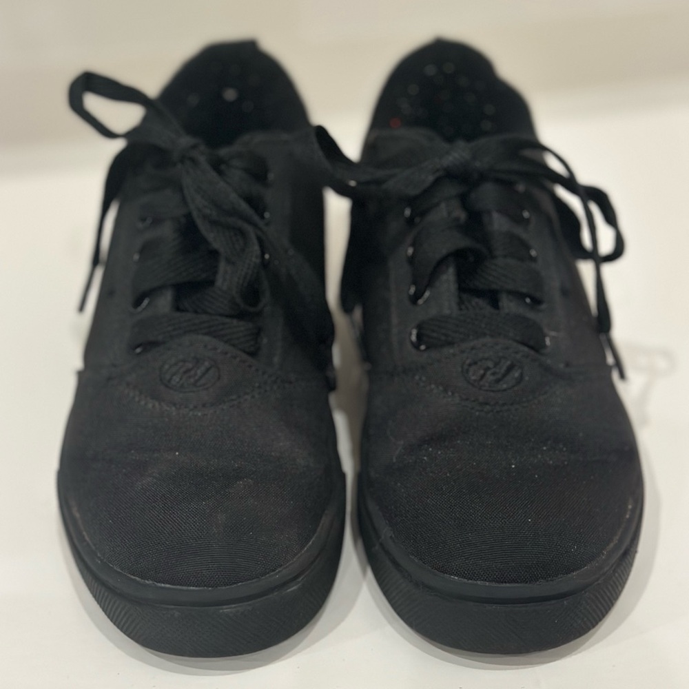 Heelys Size 4 - Picture 5 of 6
